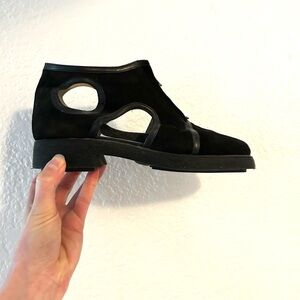 Muxart Barcelona Avant-garde Cutout Suede Ankle Boots